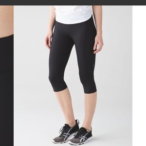Lululemon tight stuff crop leggings size 4